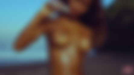 PutriCinta.com/016 No Bra Club.mp4